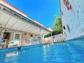 Außenpool (je nach Saison geöffnet)