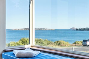 Interior - Holiday on Hayward - the ultimate beachfront holiday home, family friendly  (Mc Cracken)