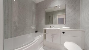 Towels - Roomspace Thames Edge (Staines)
