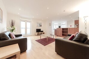 Living area - Roomspace Thames Edge (Staines)