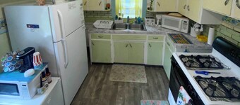 Rochester Escape w/ Hot Tub & Fire Pit!