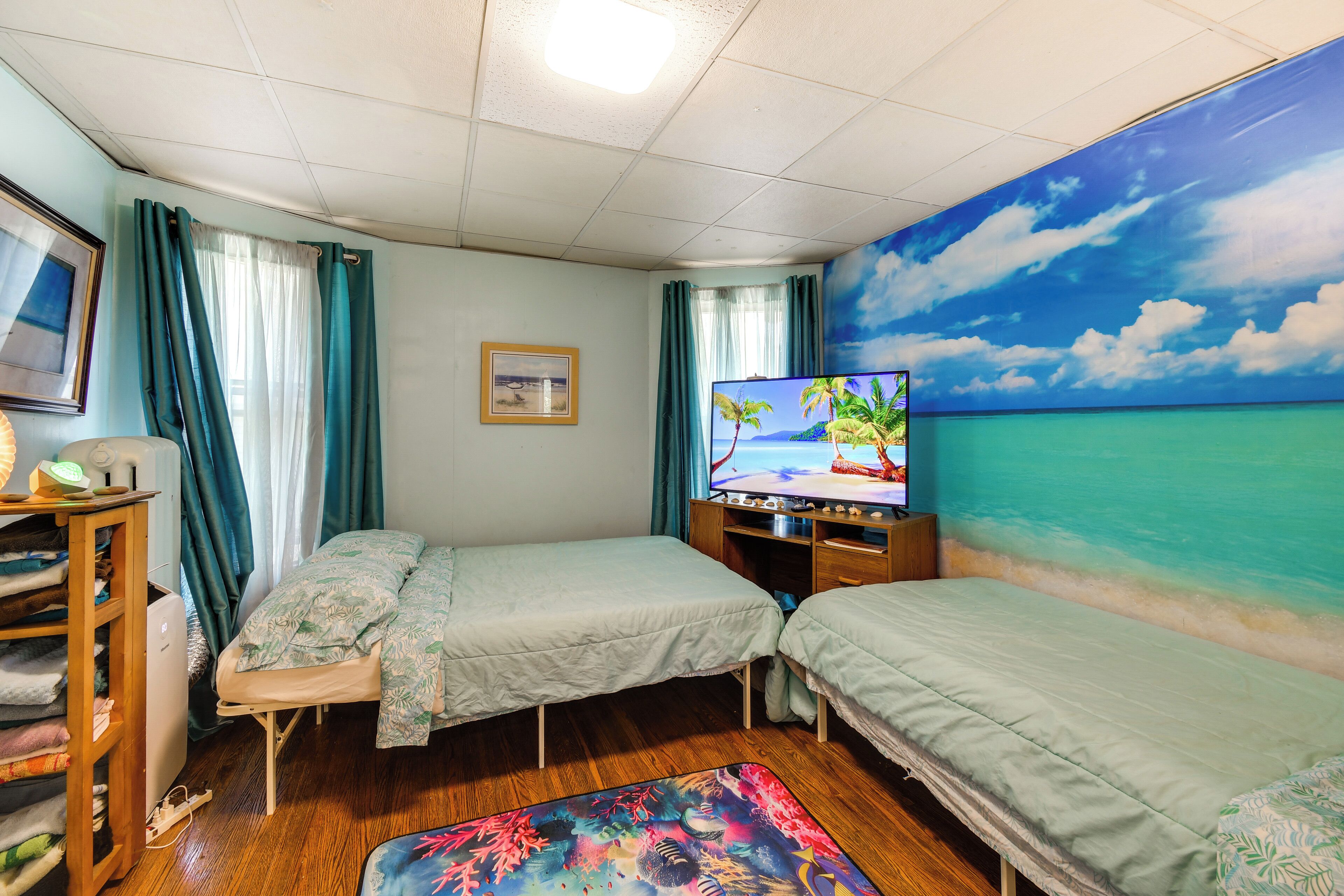 2 bedrooms, iron/ironing board, travel crib, internet
