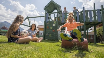 Children’s play area – outdoor