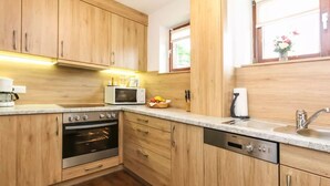 Apartment | Private kitchen | Oven, stovetop, dishwasher - Baby- und Kinderbauernhof Oberhasling (Saalfelden am Steinernen Meer)