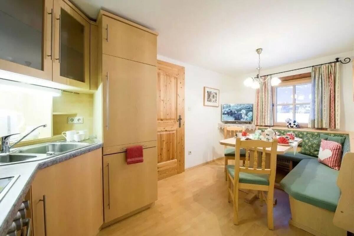 Departamento | Cocina privada | Refrigerador con congelador, horno, lavavajillas y cafetera y tetera