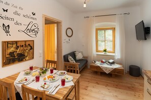 Apartment | Private kitchen | Full-sized fridge, oven, dishwasher, coffee/tea maker - Brunner - Ferienwohnung im Hühnerhotel (Reisseck)