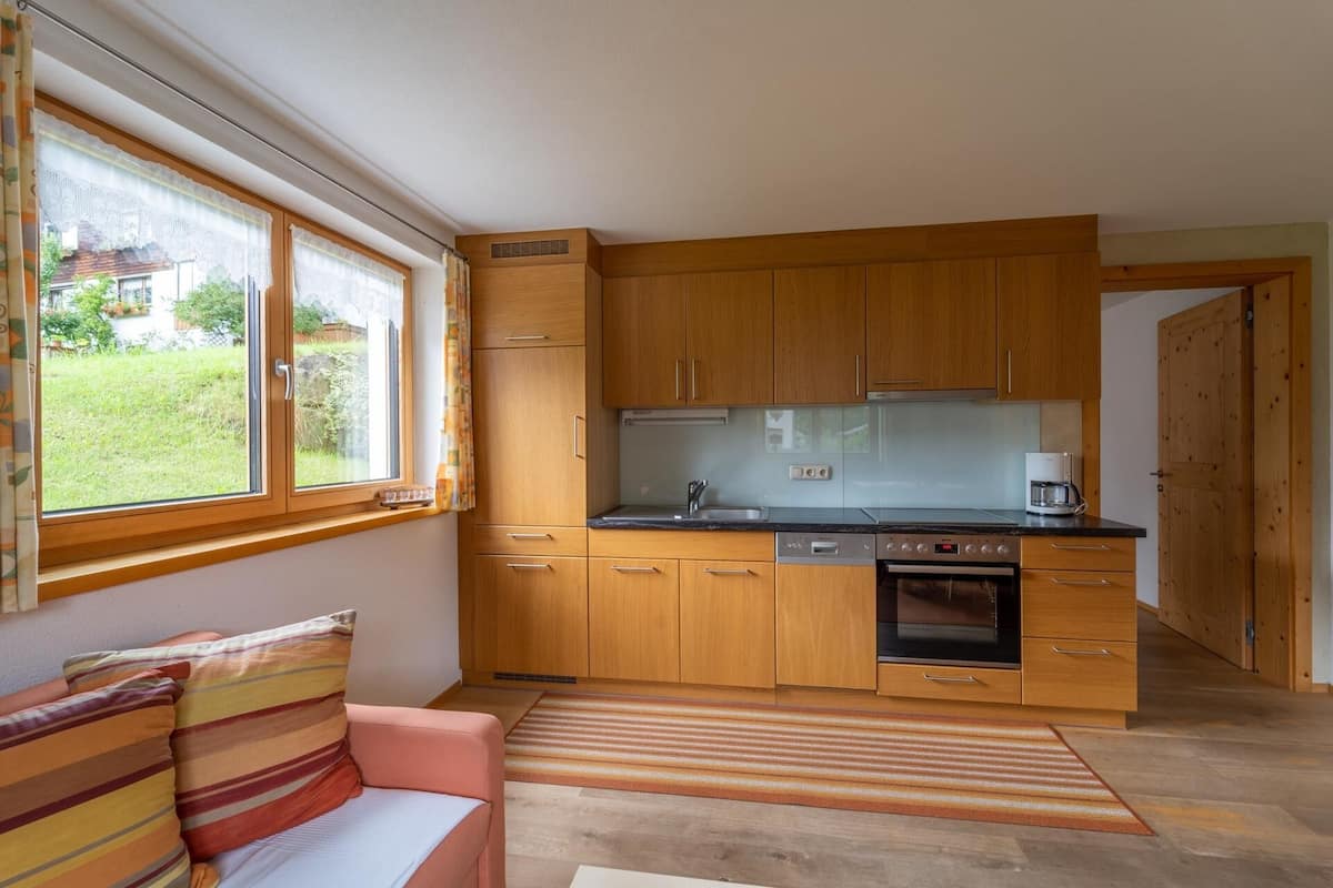 Apartment (Esche) | Private kitchen | Full-size fridge, oven, dishwasher, espresso maker