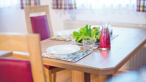 Appartement (Schlossalmblick) | Restauration dans la chambre