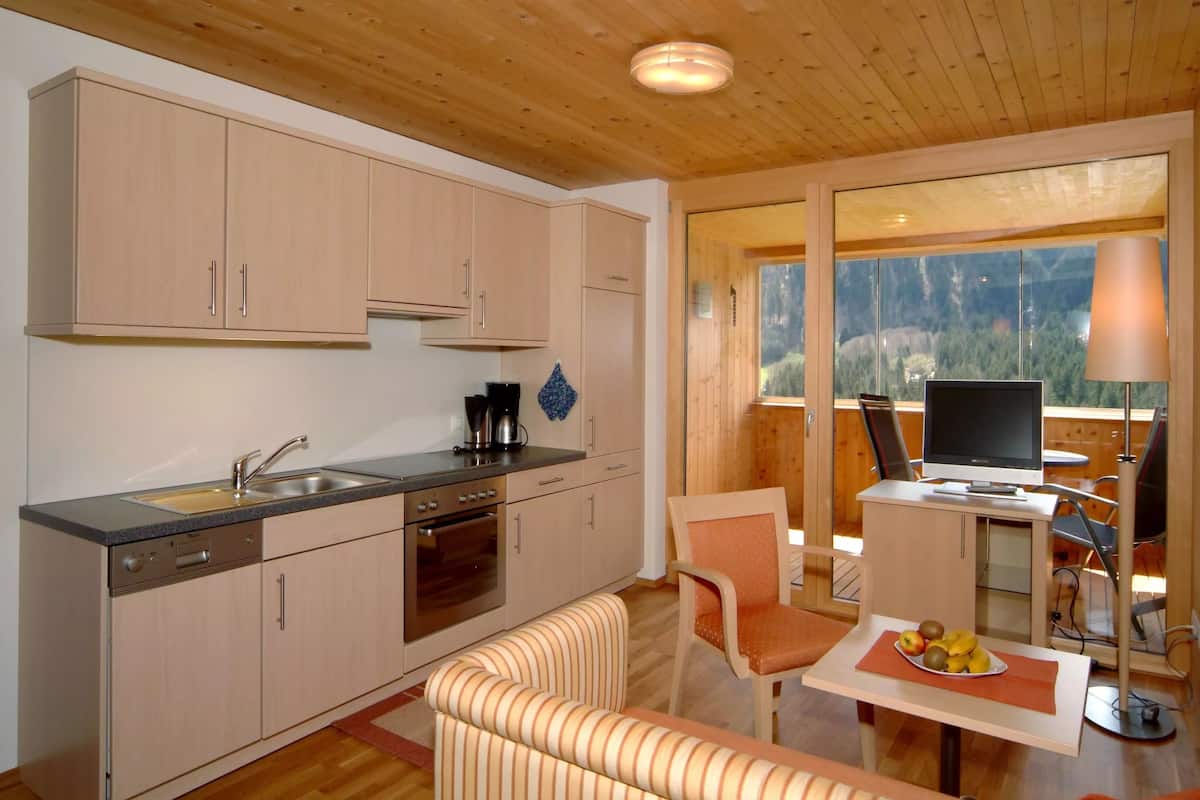 Chambre (Sonnenuntergang) | Cuisine privée | Cafetière/bouilloire, grand réfrigérateur, four, lave-vaisselle