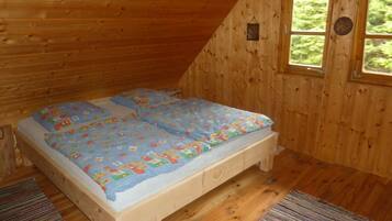 Rumah (Almhütte) | 2 kamar tidur, tirai kedap cahaya, dan Wi-Fi gratis