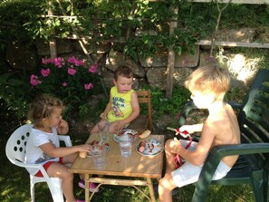 Children's play area - outdoor