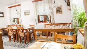 Buffet breakfast for a fee - Winzerhof & Gästehaus Stöger (Durnstein)