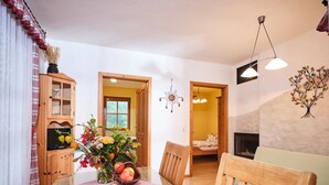 Apartment (Obstgarten) | In-room dining - Zwergelhof (Loich)