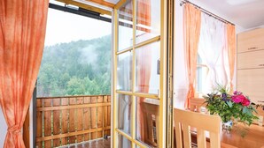 Apartment (Waldboden) | Balcony - Zwergelhof (Loich)