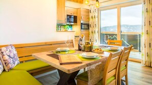 Apartment, 2 Bedrooms (Wald und Natur) | In-room dining - Praschhof (Mariapfarr)