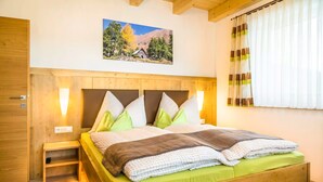 Apartment, 2 Bedrooms (Wald und Natur) | Premium bedding, in-room safe, desk, laptop workspace - Praschhof (Mariapfarr)