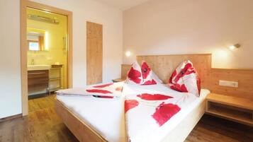 Babybetten, kostenloses WLAN, Bettwäsche