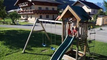 Außen-Kinderspielplatz
