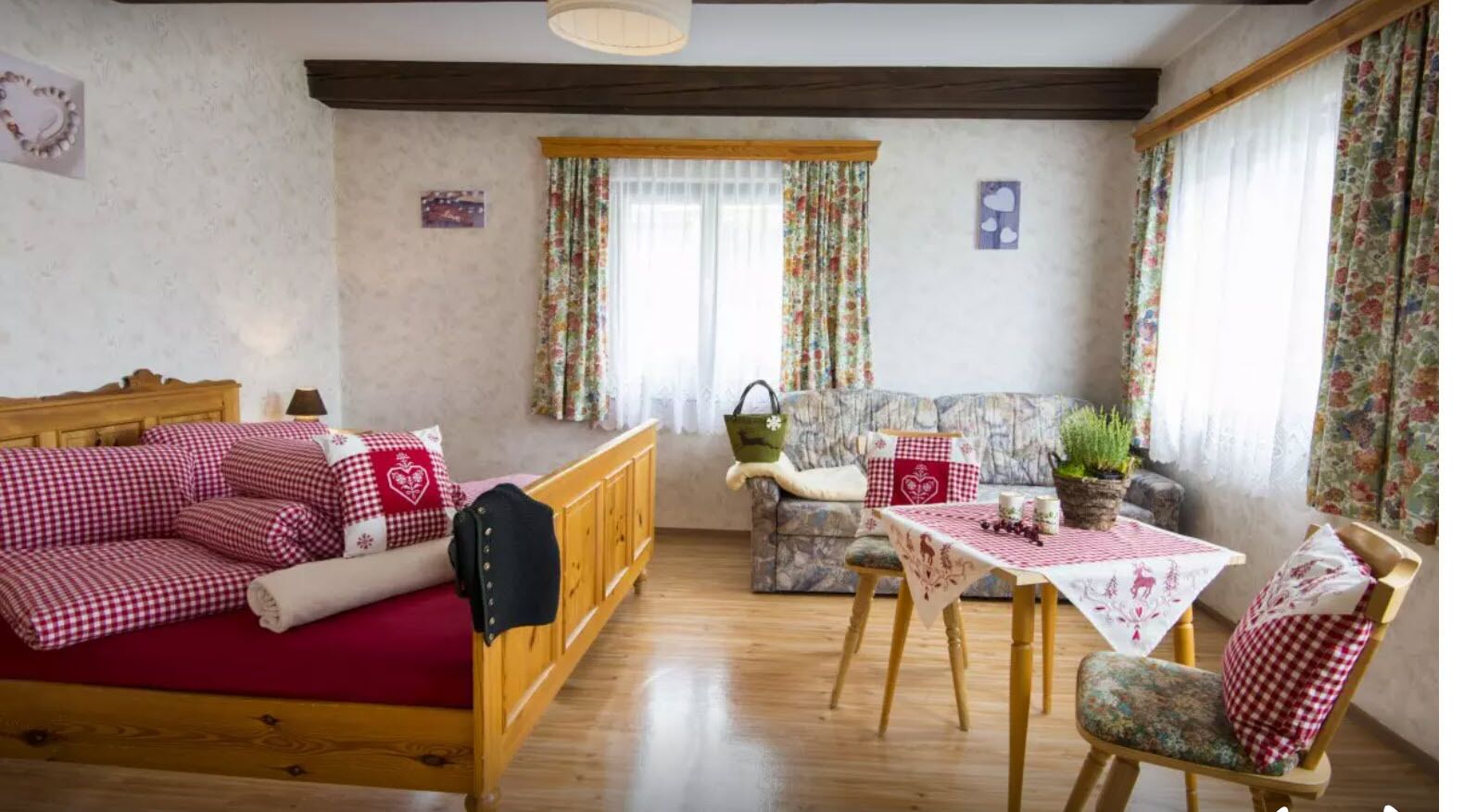 Apartment, 5 Bedrooms | Cots/infant beds, free WiFi