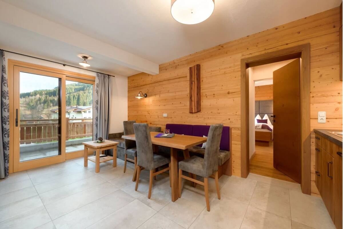 Family Apartment, 2 Bedrooms (Obstgarten) | In-room dining