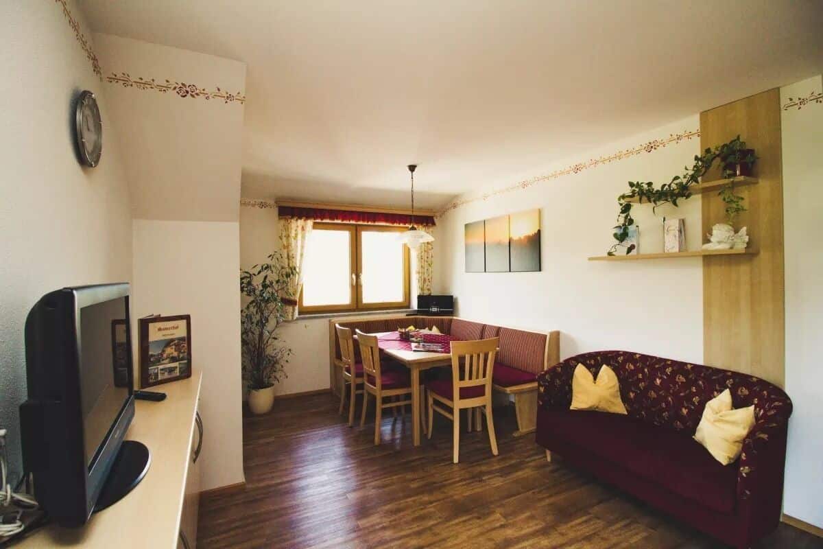 Family Apartment, 2 Bedrooms (Abendrot) | Living area | TV