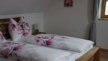 3 Schlafzimmer, kostenloses WLAN, Bettwäsche
