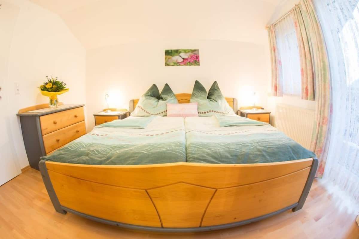 Wifi gratis y ropa de cama