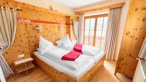 Basic Apartment, 1 Bedroom, Balcony (Typ A) | Premium bedding, down comforters, in-room safe, soundproofing - Gutzingerhof (Bad Kleinkirchheim)
