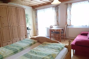 Nôi (giường cho trẻ sơ sinh) miễn phí, giường gấp/giường phụ (miễn phí) 