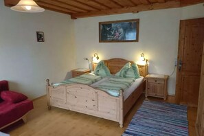 Barnesenger (inkludert), ekstrasenger (inkludert) og wi-fi (inkludert)