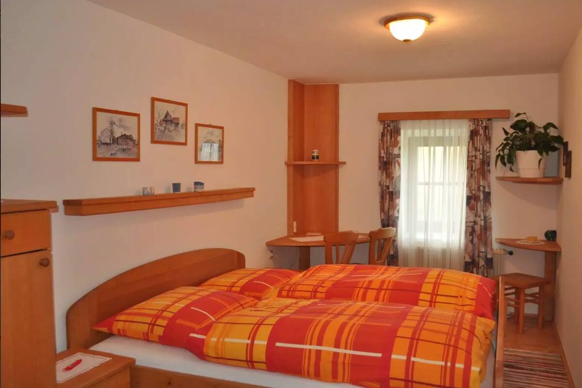 Habitación doble | Escritorio, wifi gratis, ropa de cama