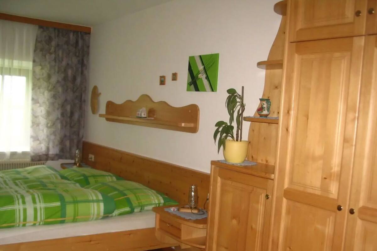 Habitación doble | Escritorio, wifi gratis, ropa de cama