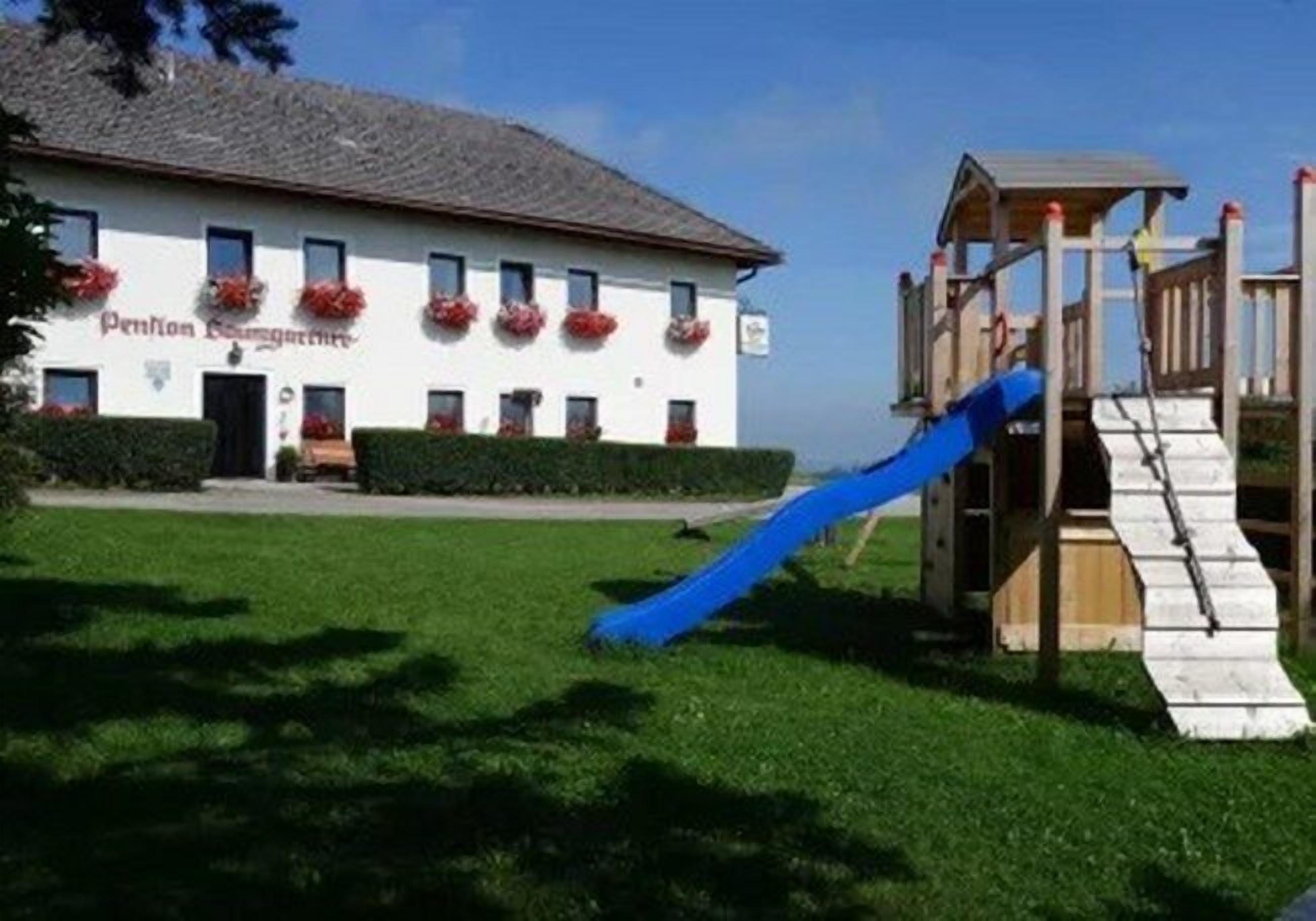 Children’s play area – outdoor