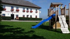Children's play area - outdoor - Ferienhof Miesrigl (Losenstein)