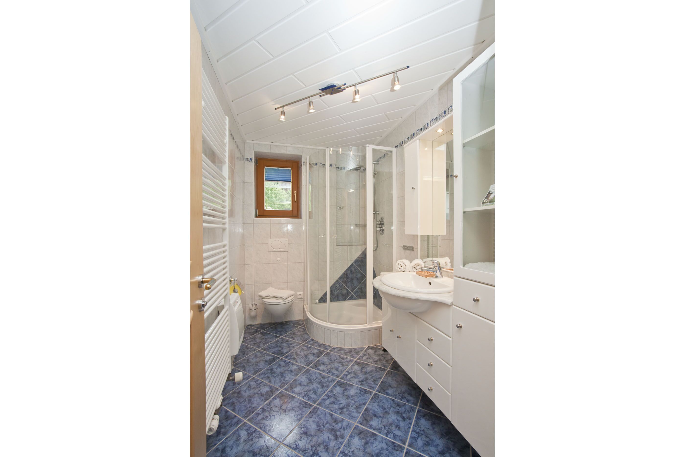 Apartment (Sonnenaufgang) | Badezimmer | Haartrockner, Handtücher, Seife, Toilettenpapier