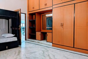 標準共用宿舍, 男女混合宿舍 | 客房設施服務