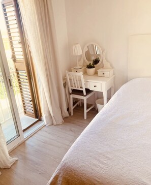 4 chambres, fer et planche à repasser, Wi-Fi, draps fournis