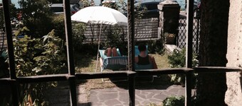 Lakefront studio with garden