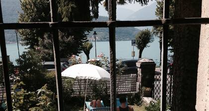 Lakefront studio with garden