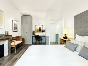 3 slaapkamers, een strijkplank/strijkijzer, gratis wifi, beddengoed