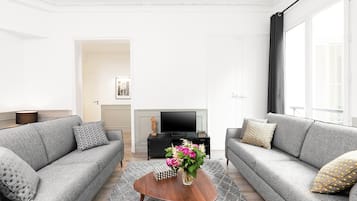 Télévision à écran plat