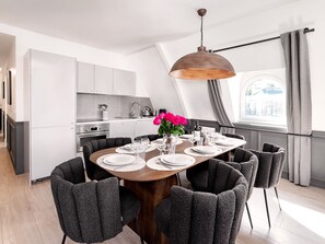 Dining - LivinParis | Luxury AC 3 Bedrooms Le Louvre - Eiffel View (Paris)