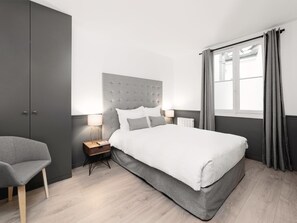2 chambres, fer et planche à repasser, Wi-Fi gratuit, draps fournis