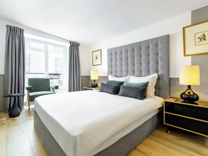 4 bedrooms, desk, iron/ironing board, free WiFi