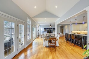 Dining - Kent Island Waterfront | Game Room | Private Dock | Pet Friendly (Grasonville)