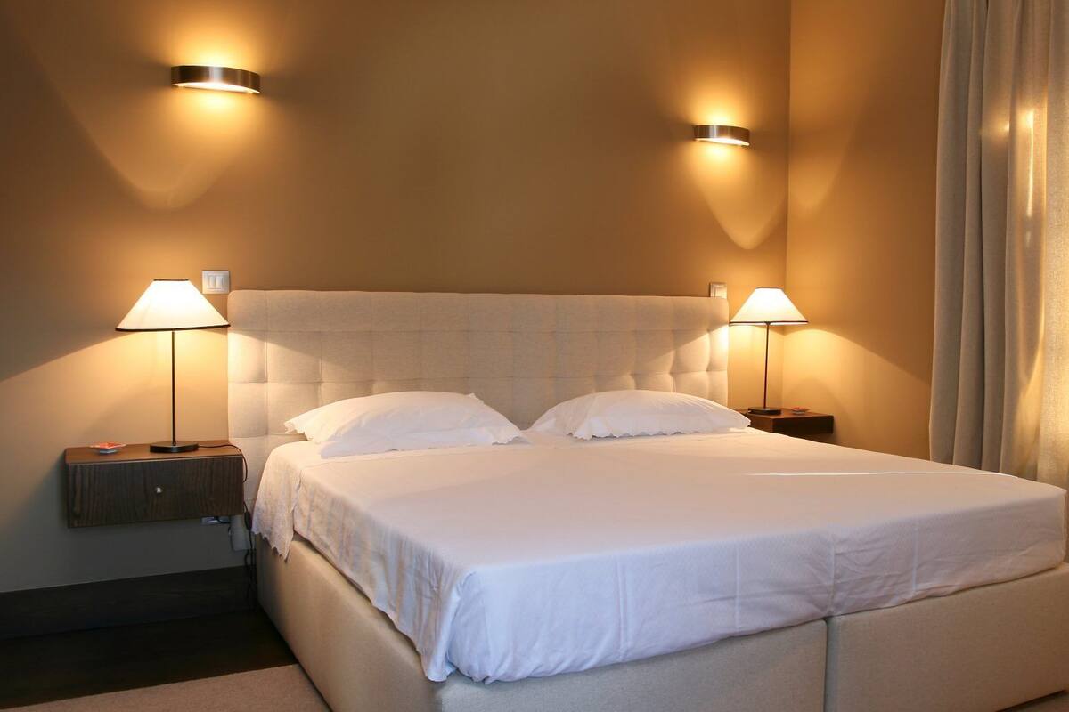 Cortinas blackout, cunas gratuitas y wifi gratis