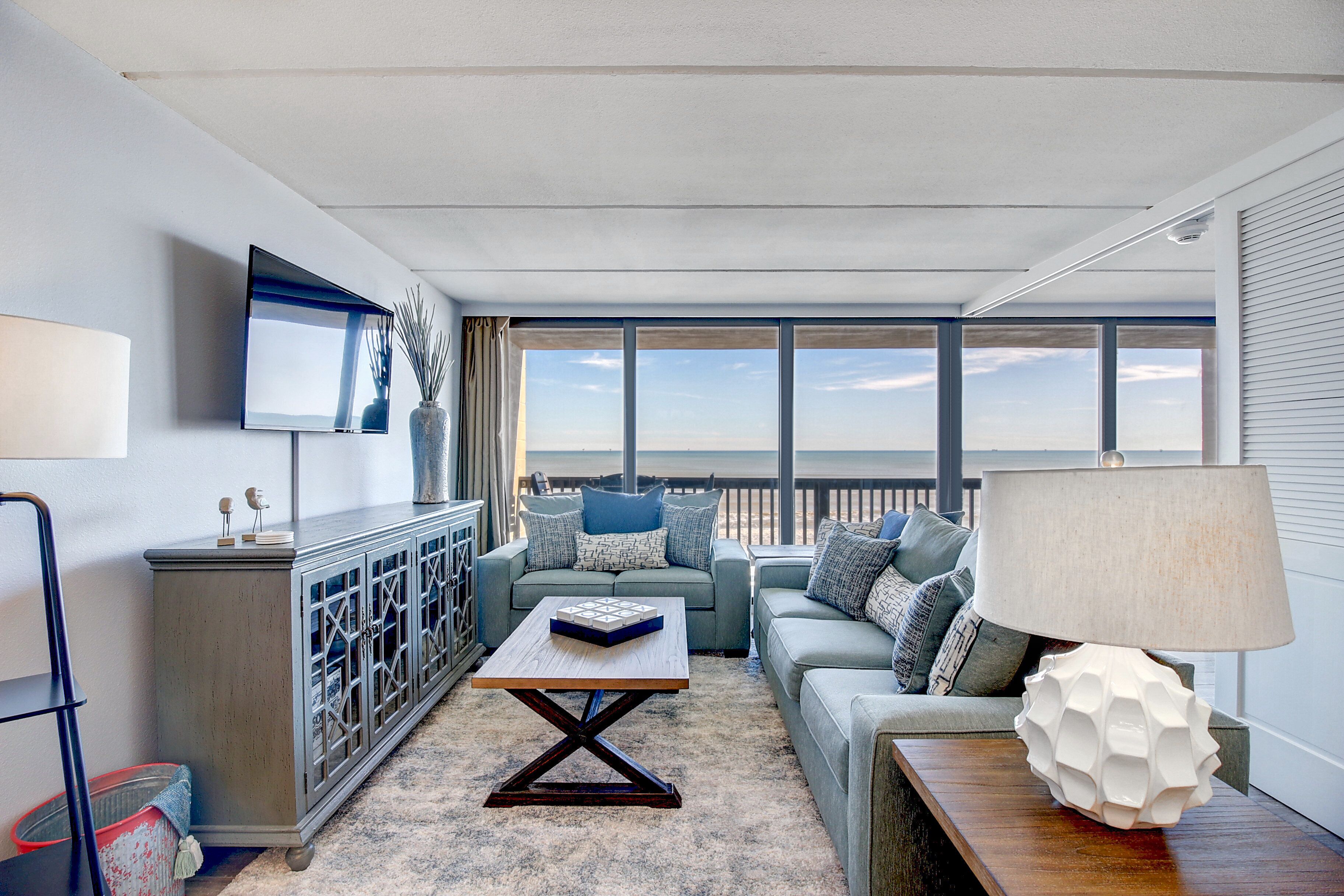 Een televisie en een dvd-speler