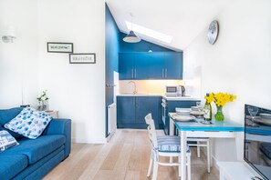 TV, DVD player - Little Llamas, RIngstead, Norfolk (Ringstead)