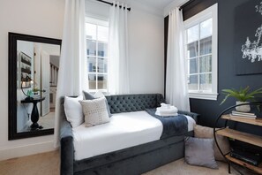 3 bedrooms, desk, iron/ironing board, WiFi