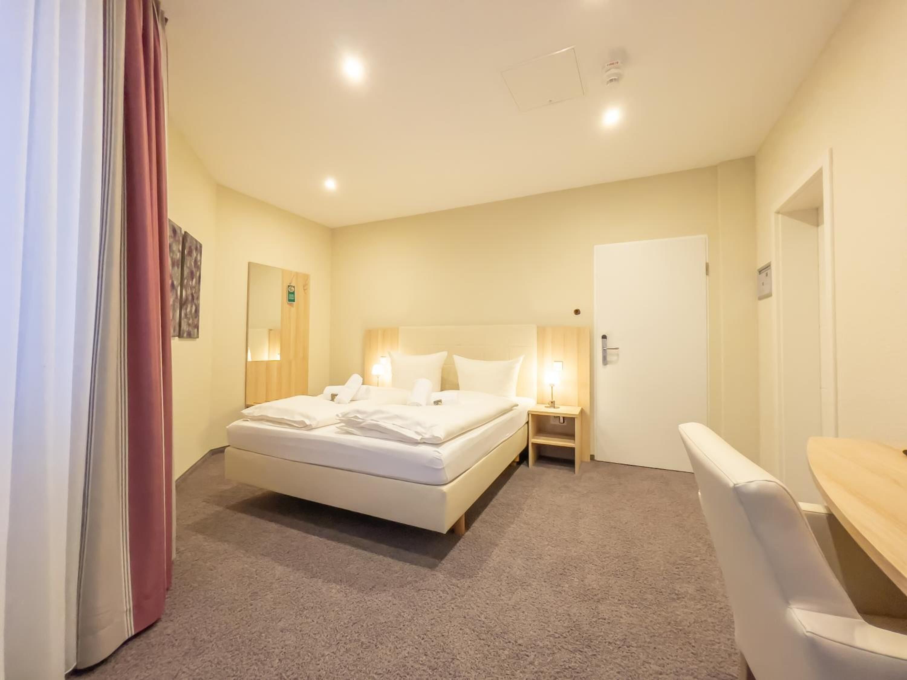 1 bedroom, desk, laptop workspace, blackout curtains